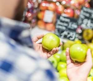 shallow focus photography of red apples