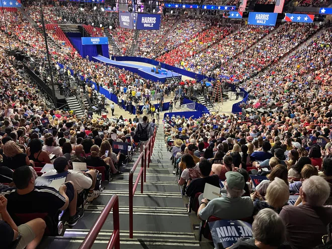 Kamala-Harris-and-Tim-Walz-Crowds-in-Nevada Trump’s Tiny North Carolina Rally: A Sign of a Shrinking Campaign?